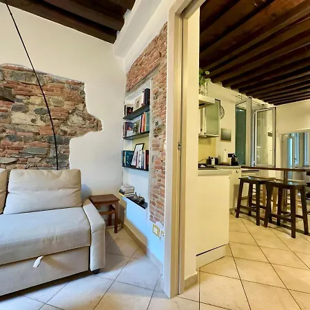 Near Aquarium - Historic Centre & Old Port